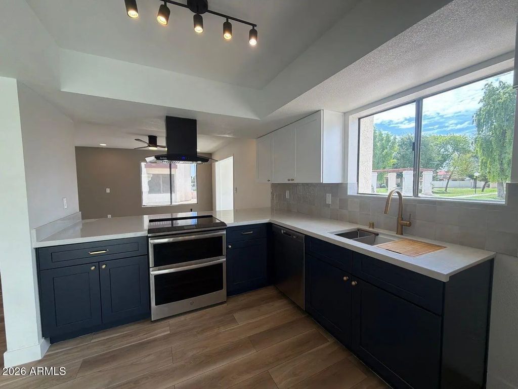 2832 E Waltann Lane (unit 1), Phoenix