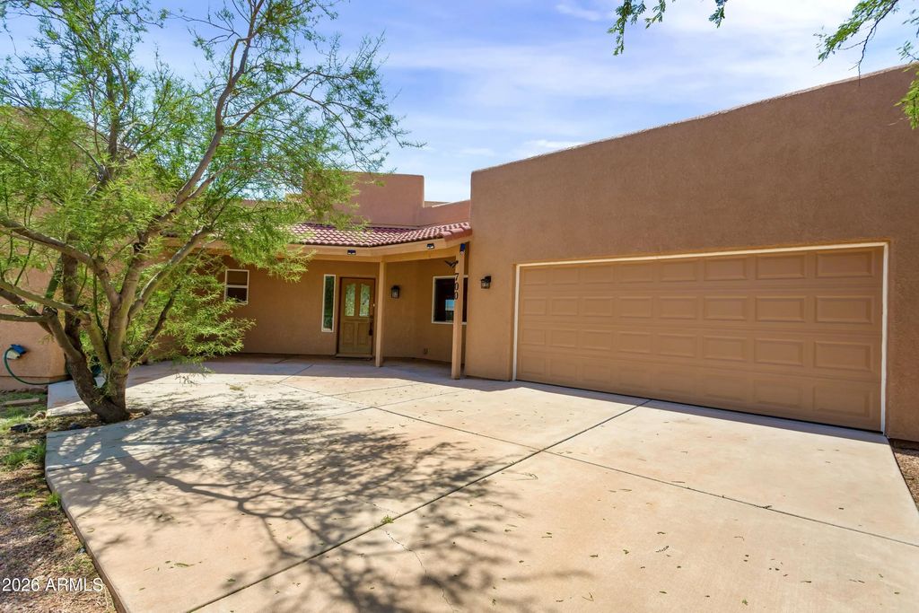 700 E Valley View Trail, Huachuca City