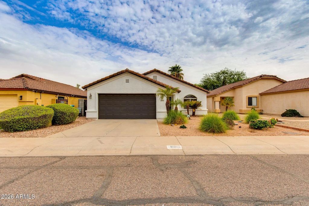 2010 E Aire Libre Avenue, Phoenix