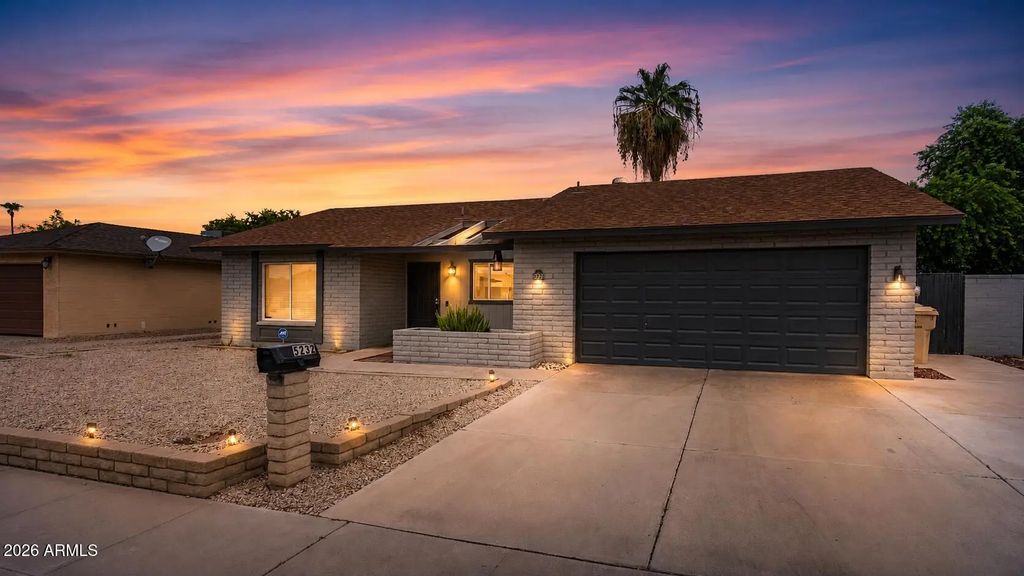 5232 W Onyx Avenue, Glendale