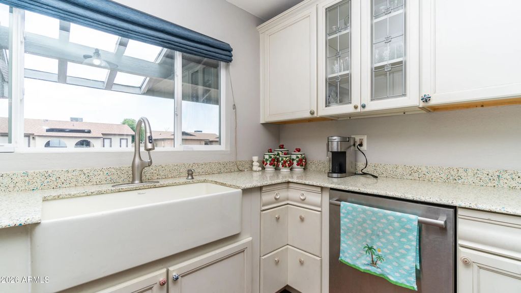 5232 W Onyx Avenue, Glendale
