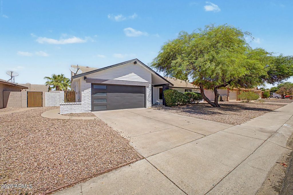 6030 W Riviera Drive, Glendale
