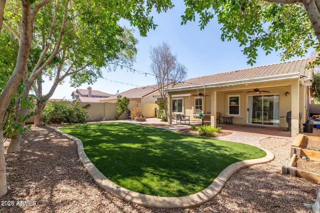 941 W Hudson Way, Gilbert