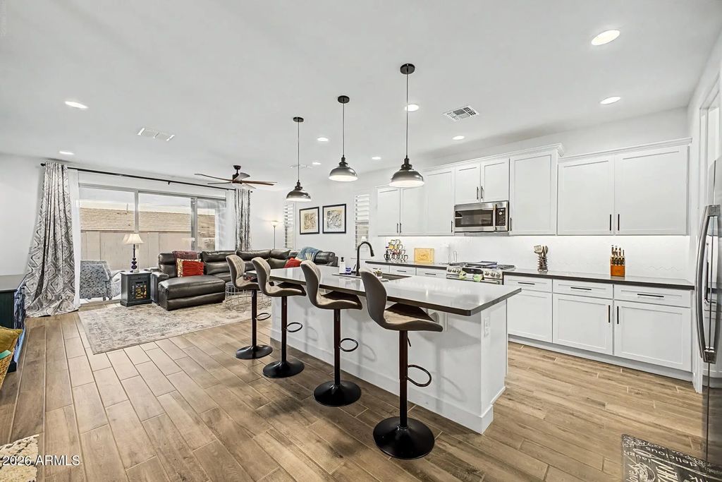 18123 W Hiddenview Drive, Goodyear