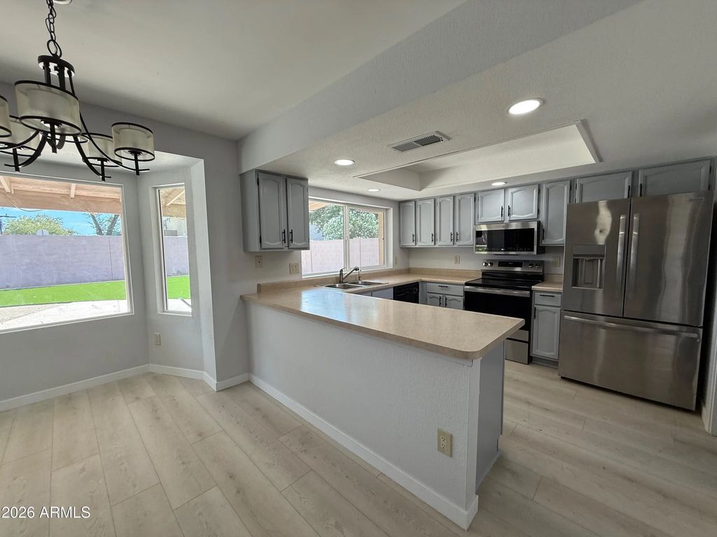 16801 N 45th Place, Phoenix