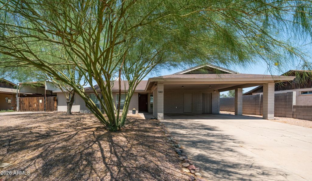 940 E Harmony Avenue, Mesa