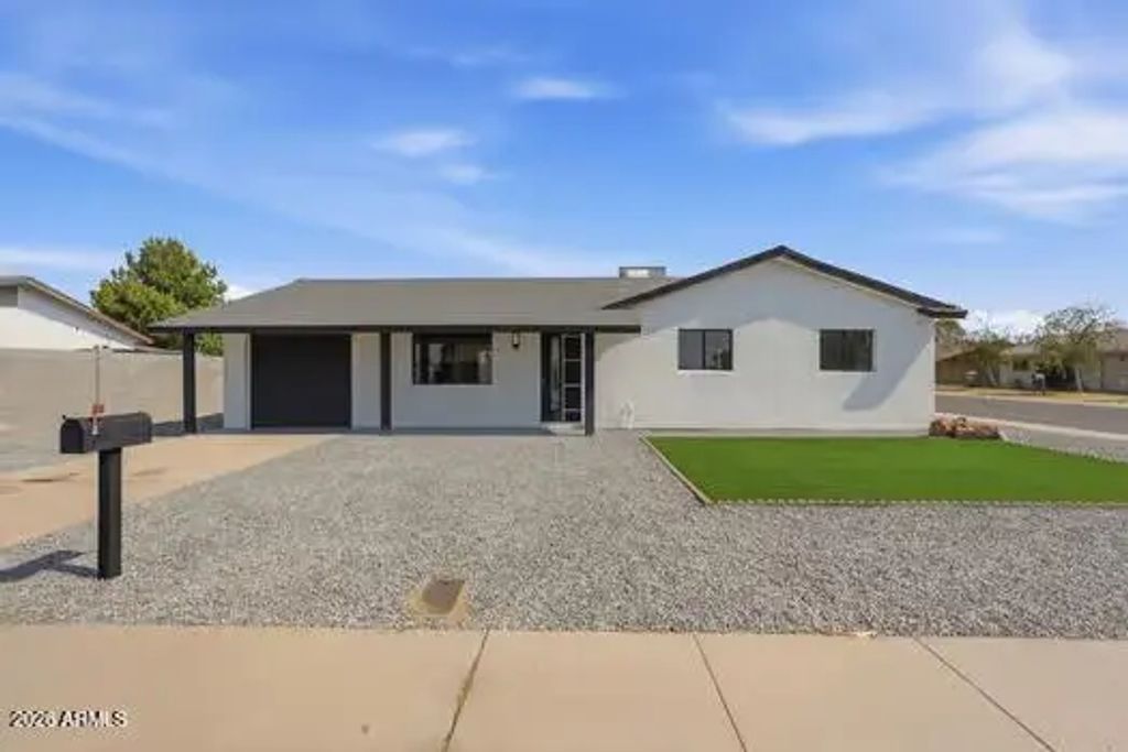 5724 W Lupine Avenue, Glendale