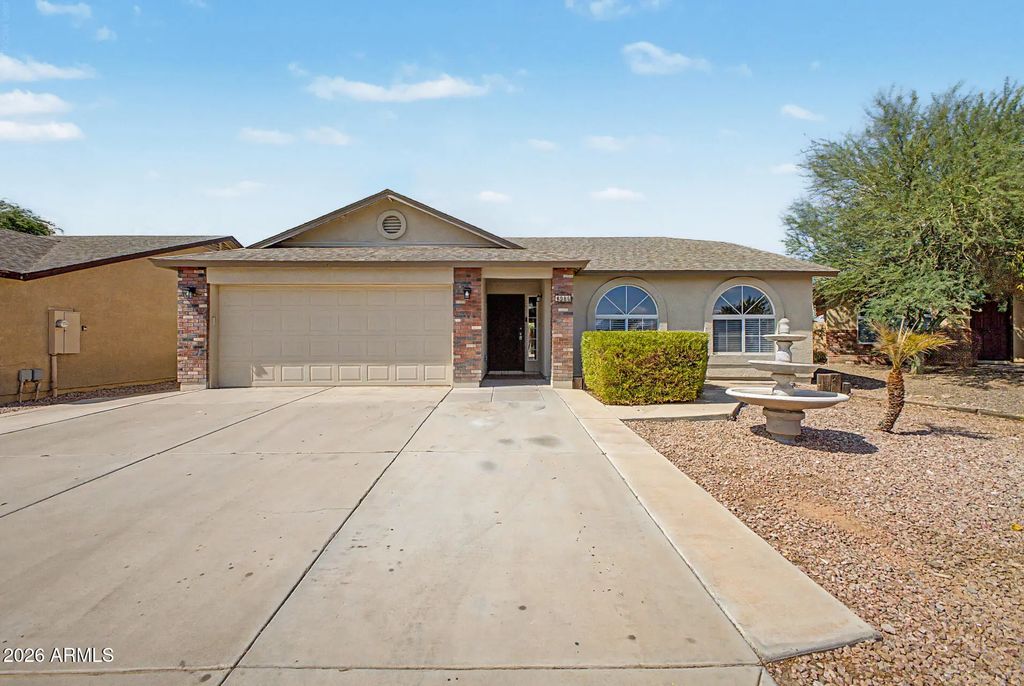 4986 E Magnus Drive, San Tan Valley