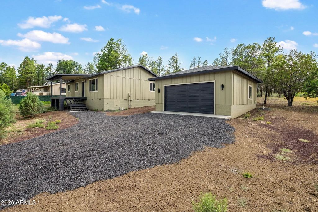 884 Turkey Trail, Lakeside
