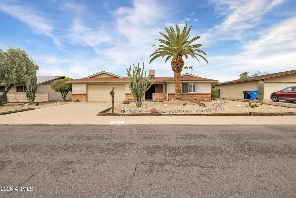 4554 W Paradise Drive, Glendale