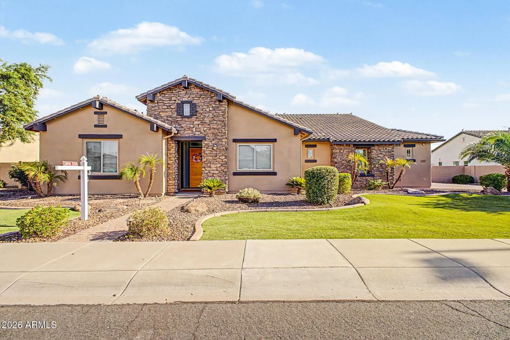 2855 E Warbler Road, Gilbert