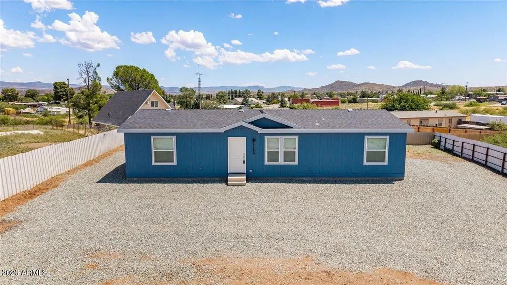 15869 S Chestnut Lane, Mayer