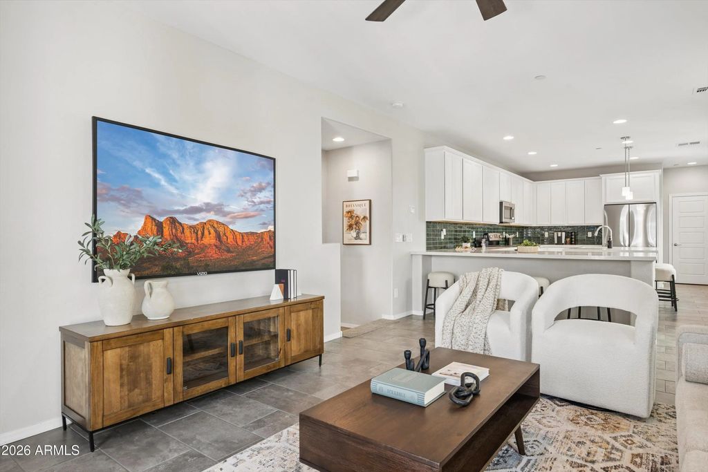 1676 E Hampton Lane, Gilbert