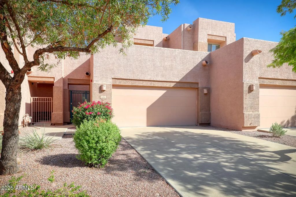 1404 W Weatherby Way, Chandler