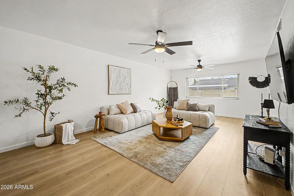 5432 W Dahlia Drive, Glendale