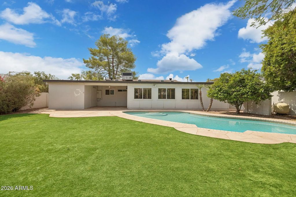 6332 E Earll Drive, Scottsdale