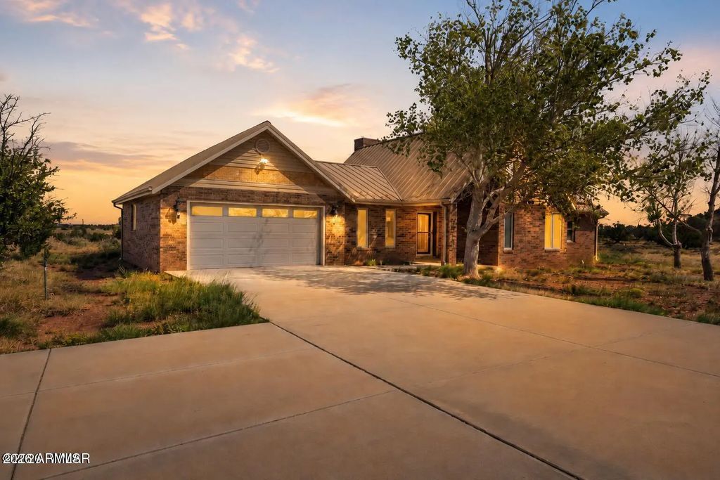 9781 Miller Trail, Snowflake