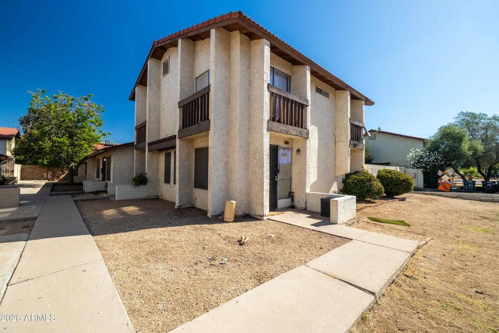 2440 E Waltann Lane, Phoenix
