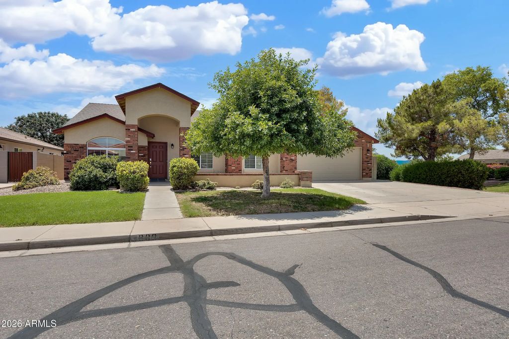 3889 E Meadow Land Drive, San Tan Valley