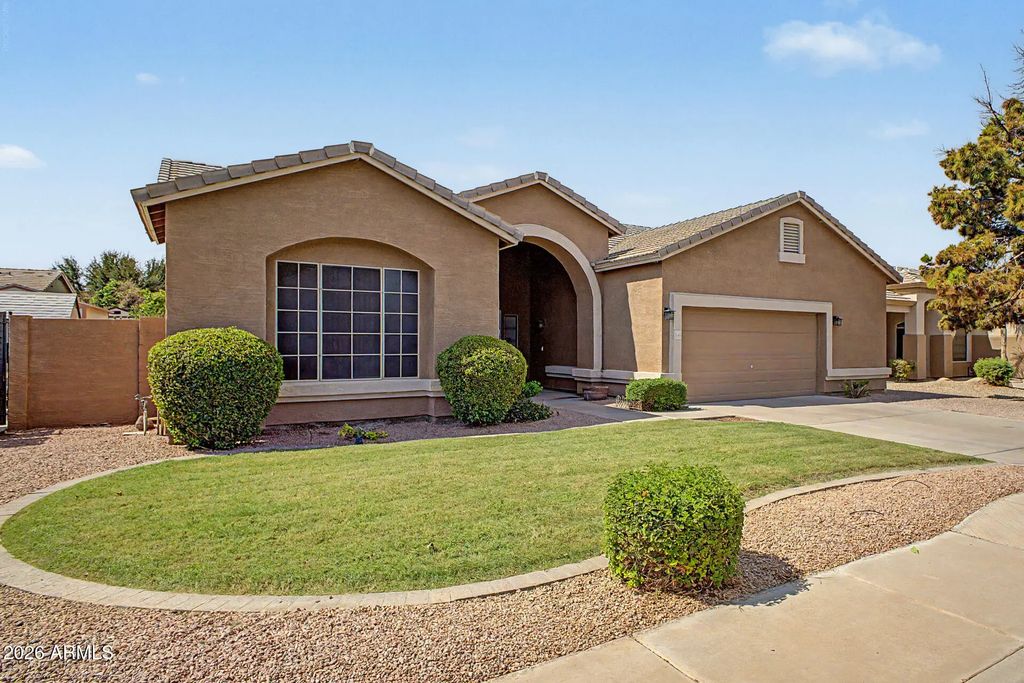 245 E Smoke Tree Road, Gilbert