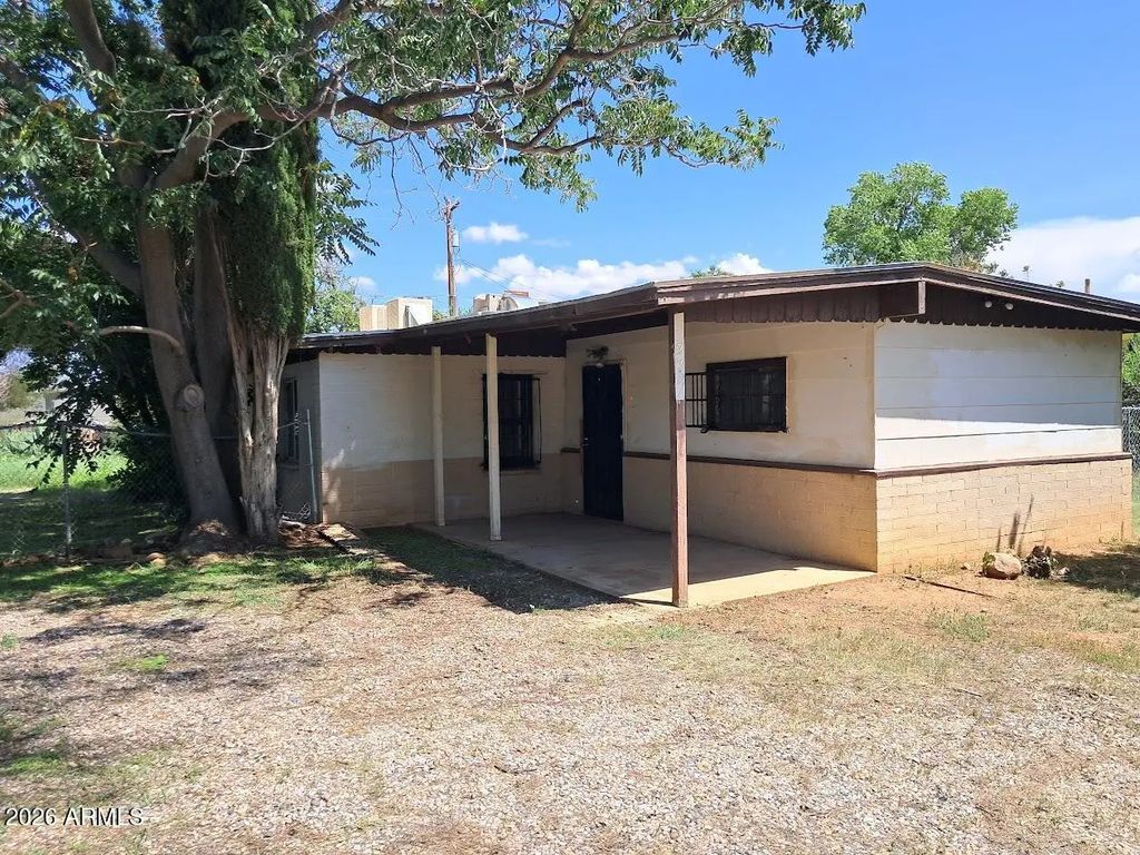 225 N Carmichael Avenue, Sierra Vista
