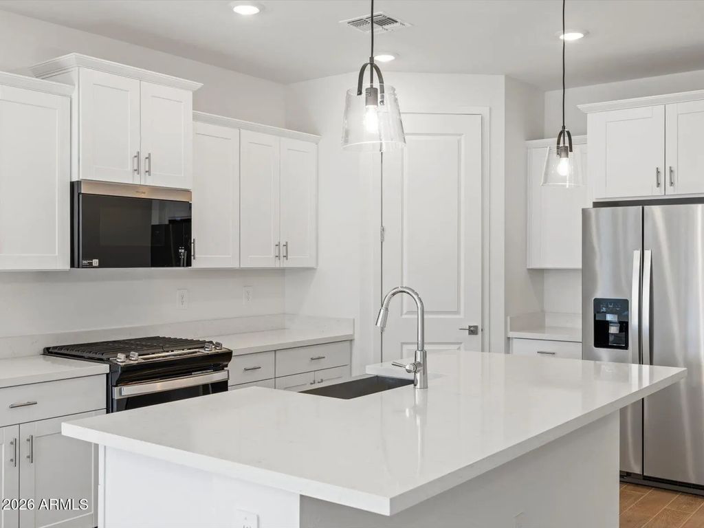 10819 W Atlantis Way, Tolleson