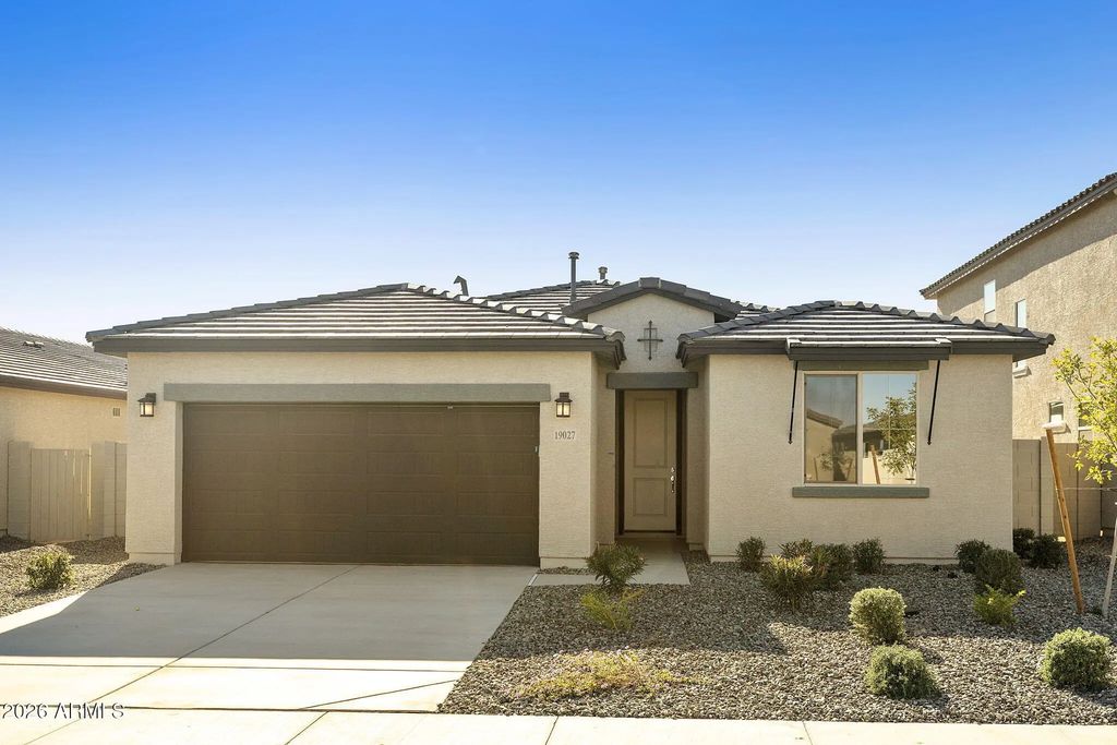 19027 W Rose Lane, Waddell