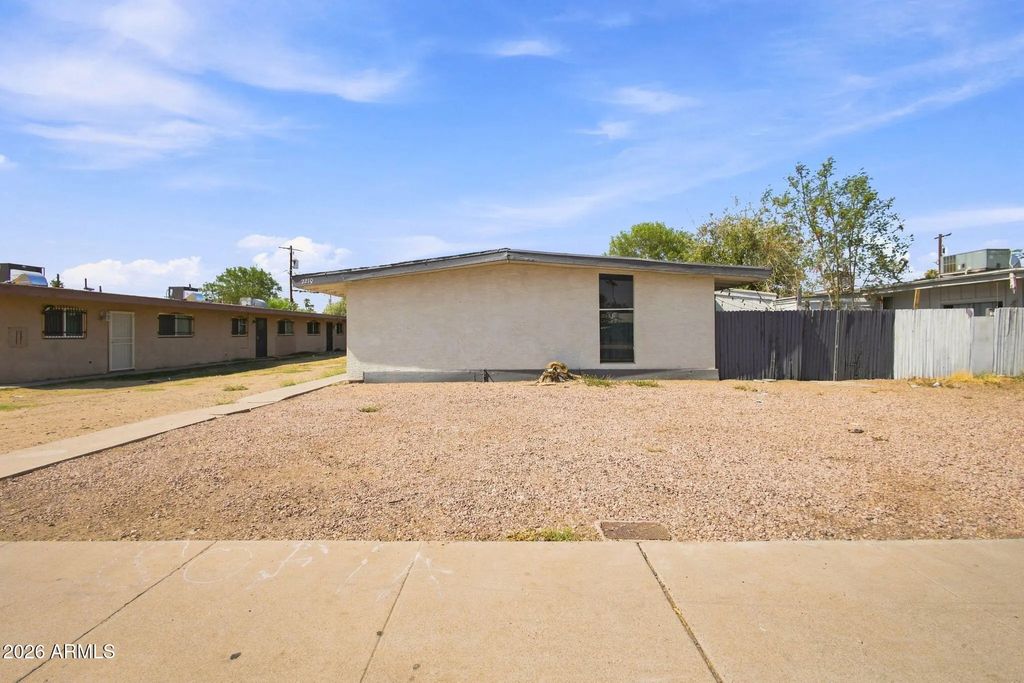 2210 W Heatherbrae Drive, Phoenix