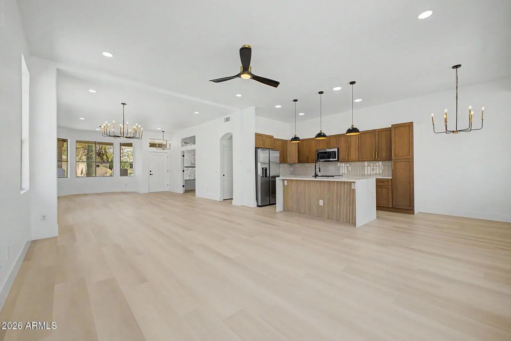 6582 W Oraibi Drive, Glendale