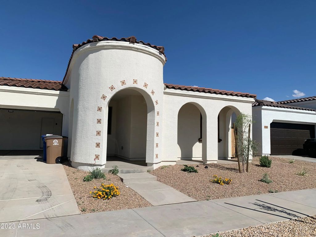22560 E Via Estancia, Queen Creek