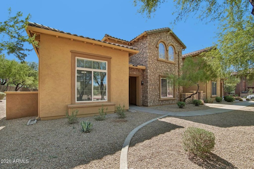 3866 E Cat Balue Drive, Phoenix