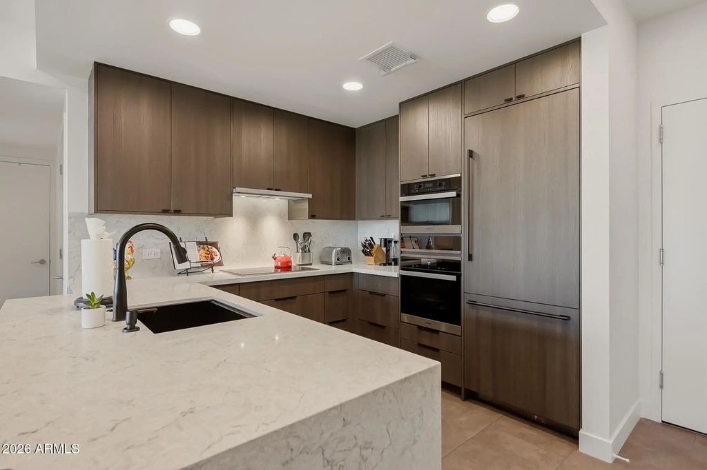 7167 E Rancho Vista Drive (unit 4010), Scottsdale