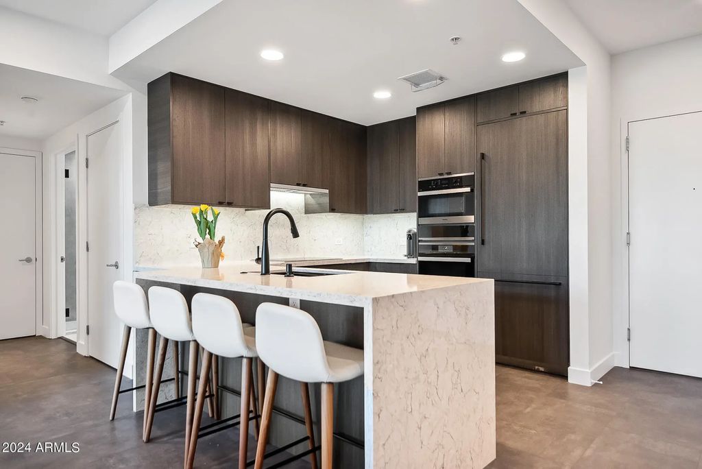 7167 E Rancho Vista Drive (unit 4010), Scottsdale