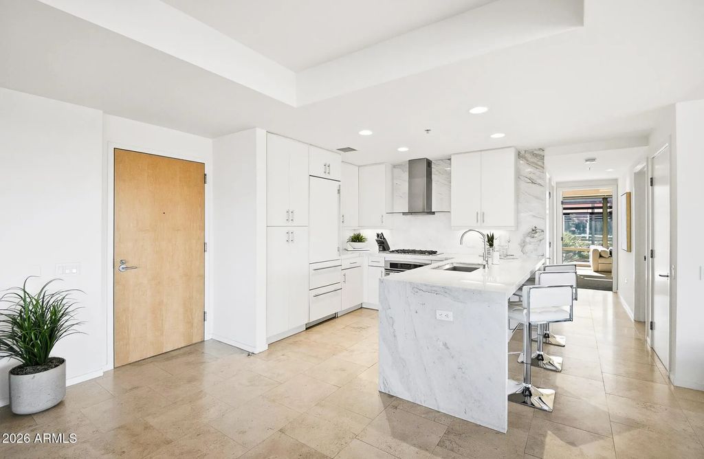 7151 E Rancho Vista Drive (unit 7004), Scottsdale