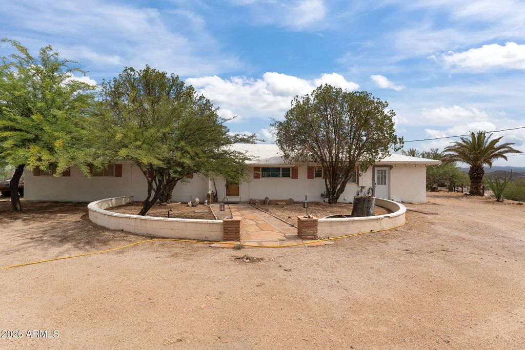 640 N Heights Road, Wickenburg