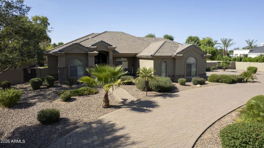 2091 E Coconino Court, Gilbert