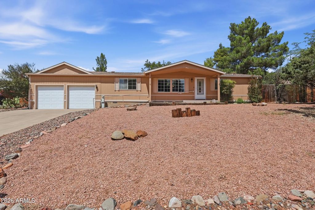 10780 E Oak Creek Valley Drive, Cornville