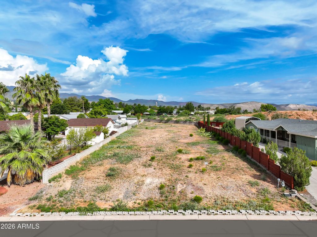 1090 Horizon Drive (unit 17), Clarkdale
