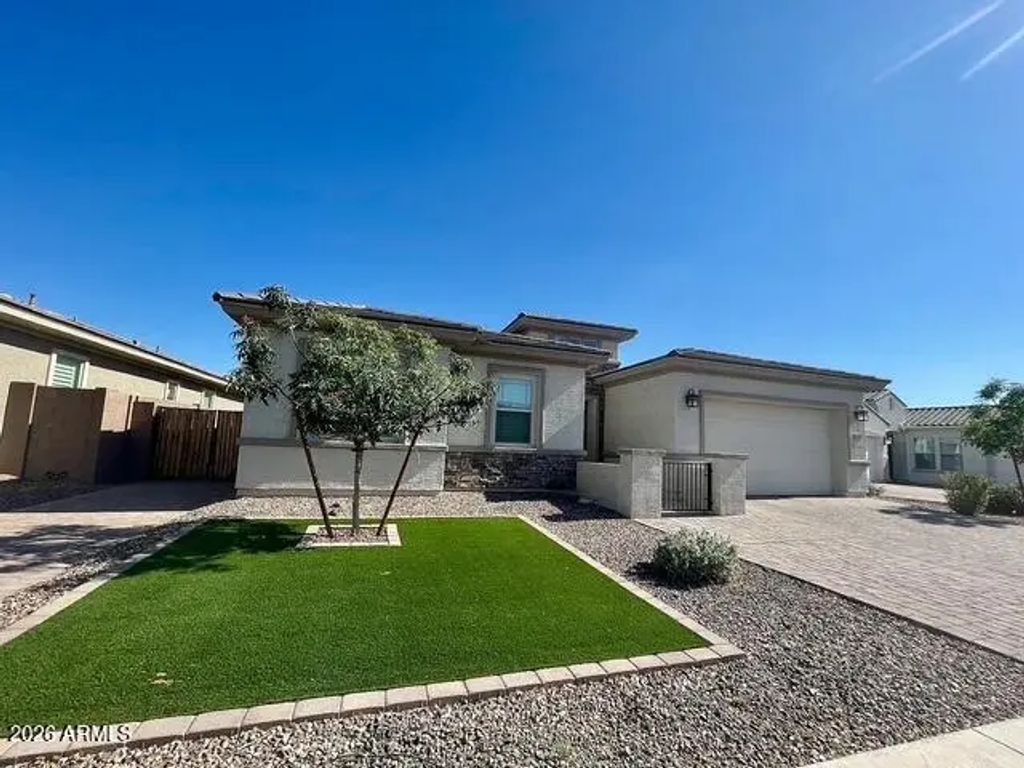 8513 W Rancho Drive, Glendale