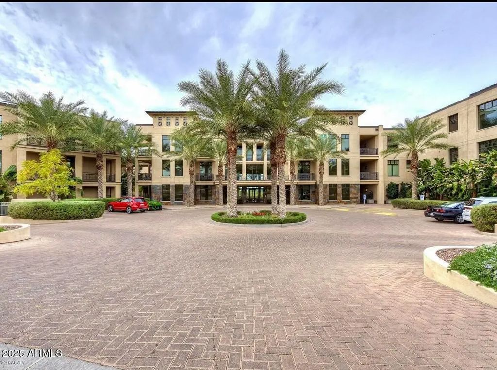 8 Biltmore Estate (unit 112), Phoenix