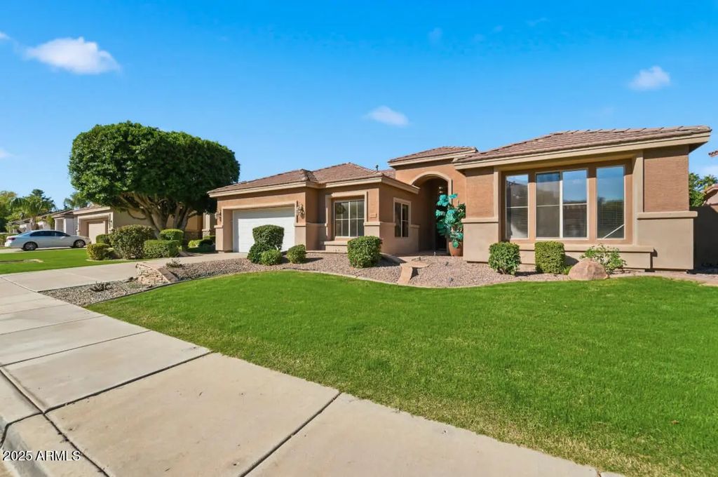 7180 W Trails Drive, Glendale