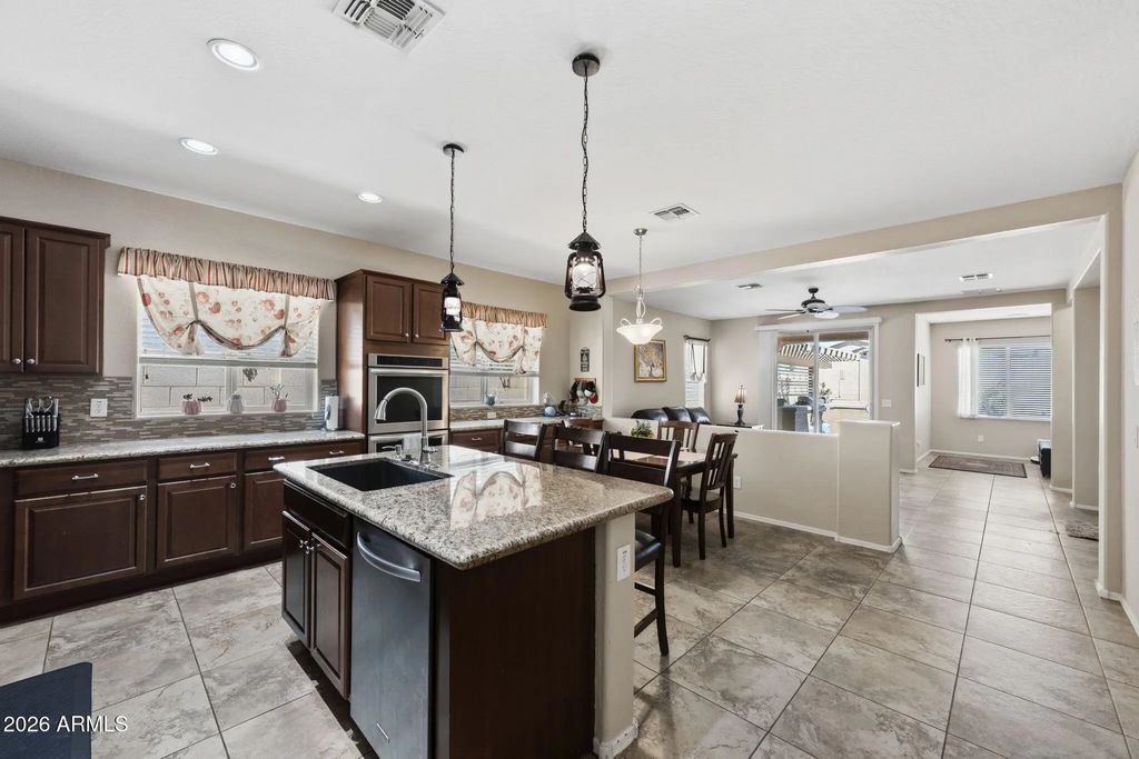 424 E Canyon Rock Road, San Tan Valley