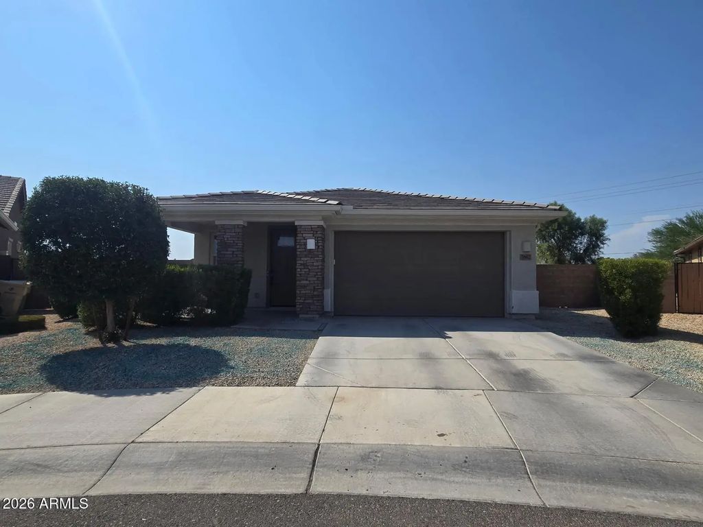 5962 N 90th Drive, Glendale