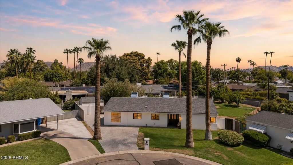 504 W Harmont Drive, Phoenix