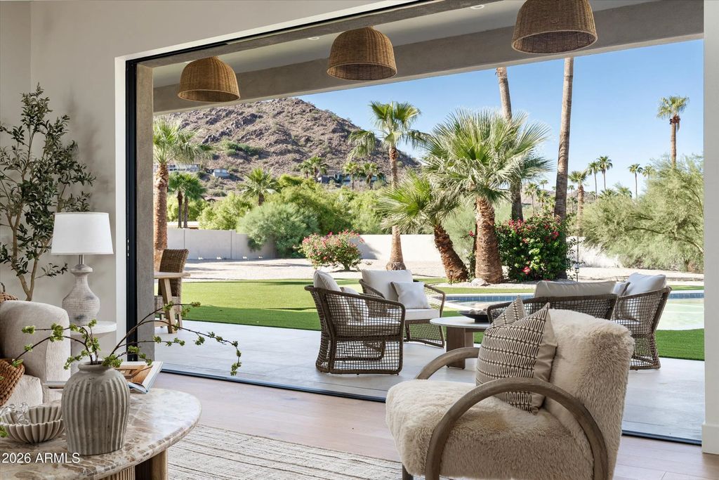 4828 E Clearwater Parkway, Paradise Valley