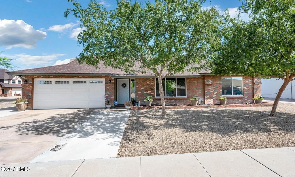 6038 W Desert Hills Drive, Glendale