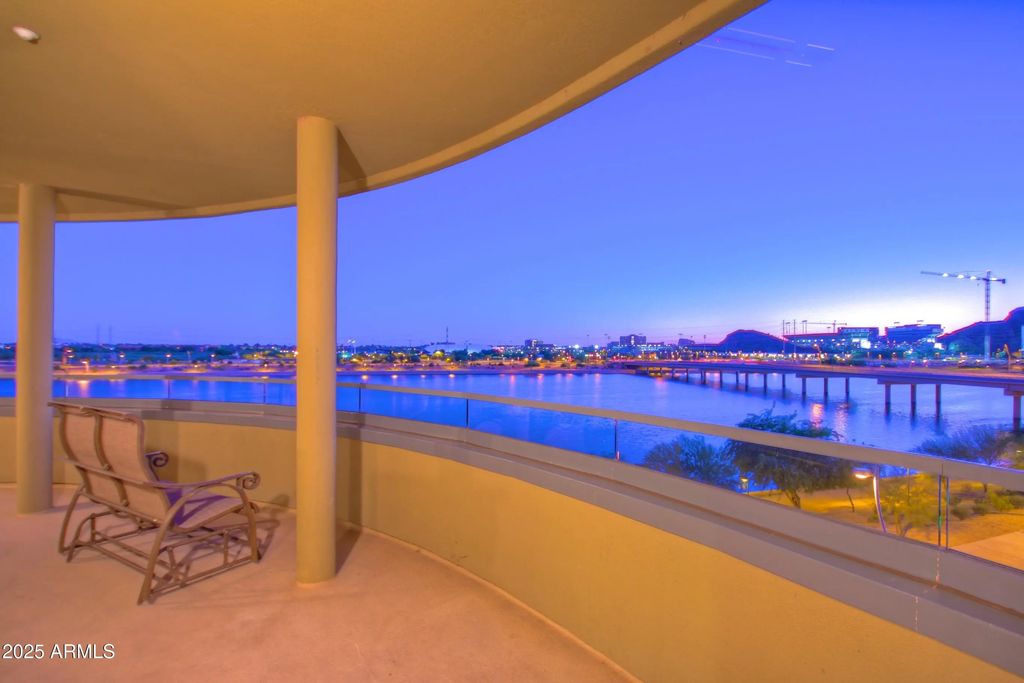 945 E Playa Del Norte Drive (unit 3013), Tempe