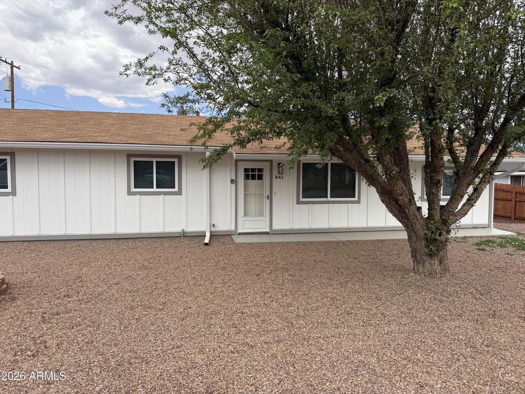 841 E 2nd Street E, Snowflake