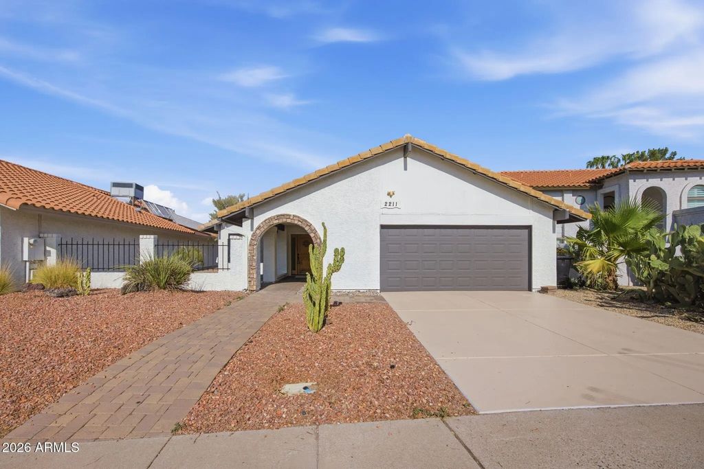 2211 S El Marino, Mesa