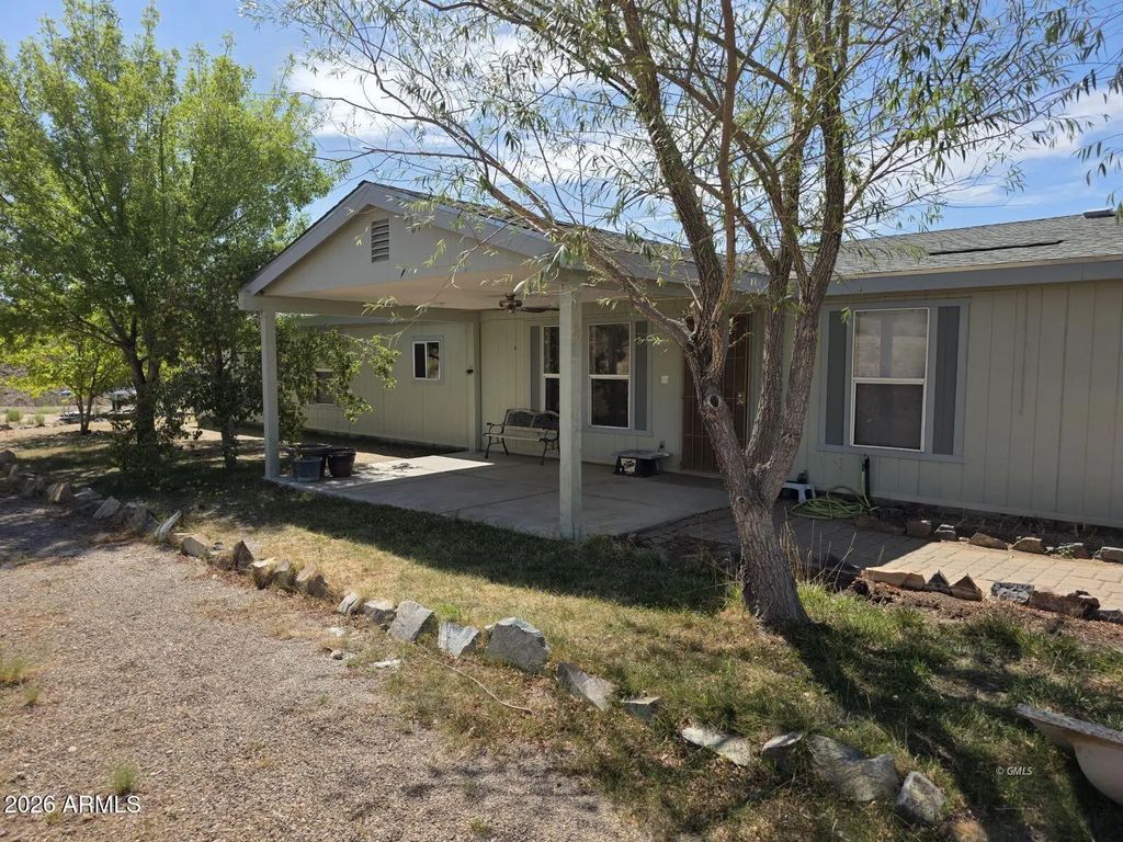982 E Saguaro Drive, Globe